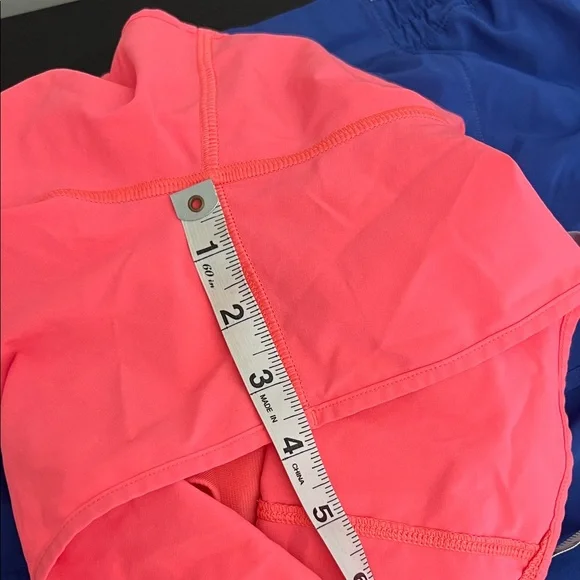 Lululemon hotty hot Shorts - Picture 5 of 5